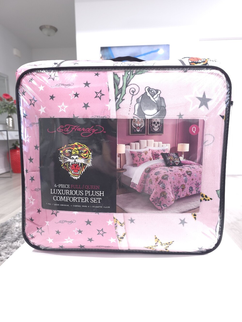 Ed Hardy 4-Piece Full/Queen Pink Luxurious Plush Comforter Set